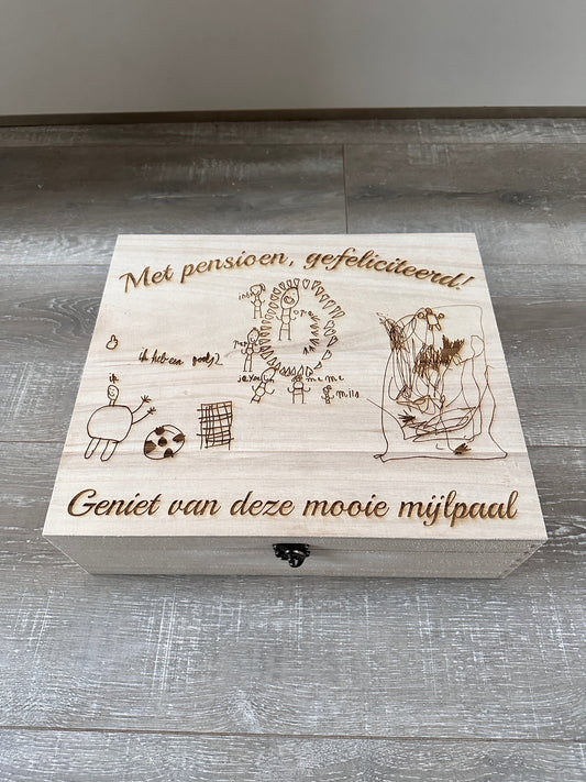 Wijn kist met gravering voor pensioen Speksnijder Laser Service