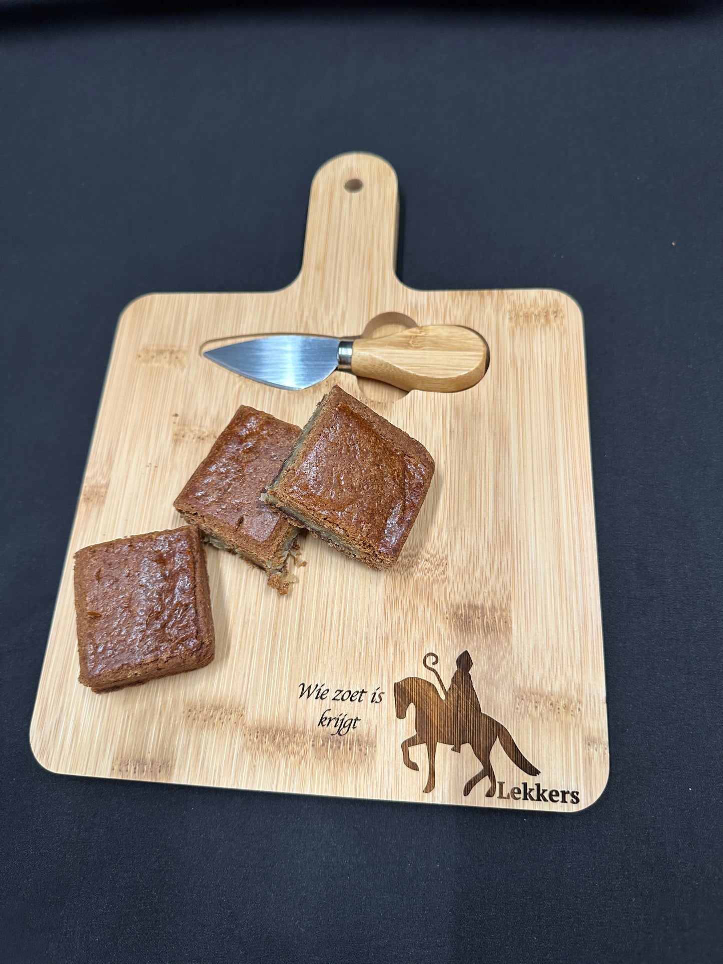 Gegraveerde Bamboe Snij- & Serveerplank – Sinterklaas “Wie zoet is krijgt lekkers”